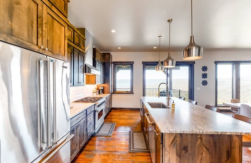 Lakeside House | Gorgeous lake-view cabin with game room & fireplaces - near Blacktail Mountain