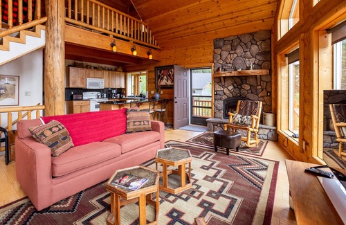 Tamarack Resort Cabin | Gorgeous Lake view log cabin near Tamarack ski resort