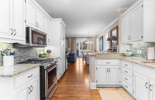 Lake Oconee Cottage | Gorgeous Lakefront Cottage at Reynolds Lake Oconee in highly desired Marina Cove