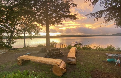 Embden House | Gorgeous lakefront cottage with beautiful sunset views!