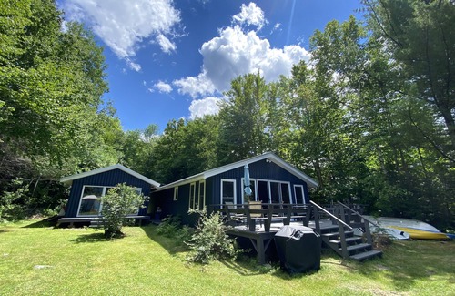 Embden House | Gorgeous lakefront cottage with beautiful sunset views!