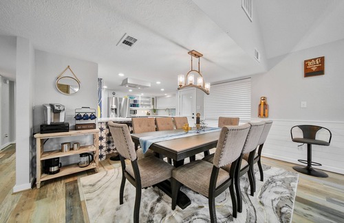 Montgomery House | Gorgeous Lakefront Retreat House w/Heated Pool, Spa & More Fun Relaxing Getaway!