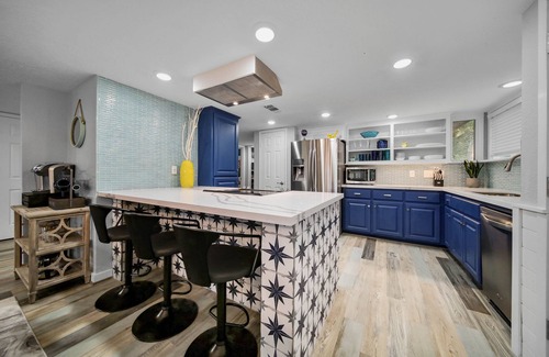 Montgomery House | Gorgeous Lakefront Retreat House w/Heated Pool, Spa & More Fun Relaxing Getaway!