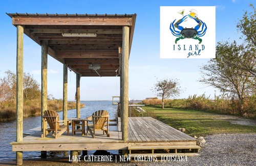 Lake Catherine House | Gorgeous Lakefront Home: Private Pier, Boathouse, Kayaks - Fish From the Dock!