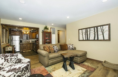 Big Bear Lake House | Gorgeous Lakeside hideout with views of the lake and mountains