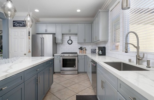 Santee House | Gorgeous Luxurious San Diego Townhome - Stunning Views, Pool, Hot Tub