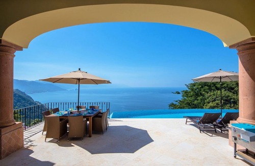 Conchas Chinas Villa | Gorgeous luxury villa great location amazing views full staff & transfers incl.