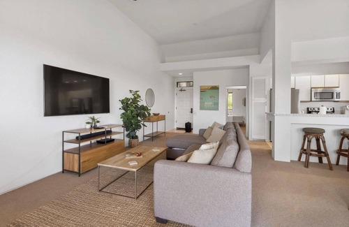 Wailea Condo | Gorgeous Luxury Ocean View Top Floor Corner Unit, AC, Pool, Free Parking, Wifi