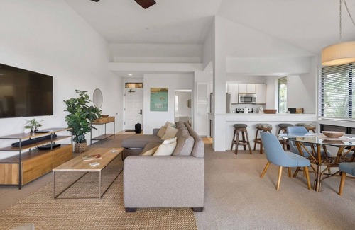 Wailea Condo | Gorgeous Luxury Ocean View Top Floor Corner Unit, AC, Pool, Free Parking, Wifi