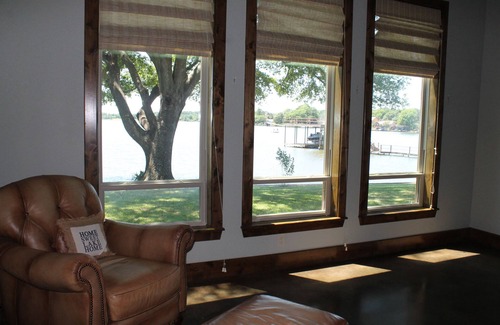 Enchanted Oaks House | Gorgeous Luxury Waterfront Lakehouse