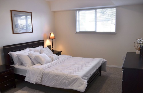 Maple Ridge Apartment | Gorgeous Maple Ridge Private suite w/ 2 bedrooms