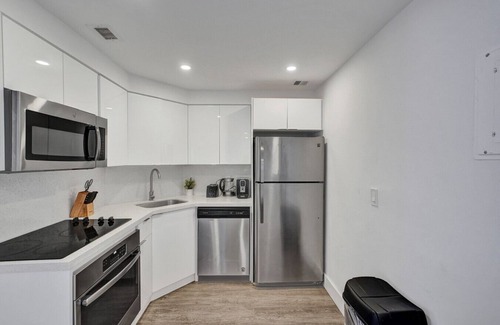 Mid Beach Apartment | Gorgeous Miami Beach Condo 1614