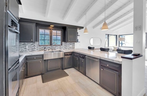 Sunset Cliffs House | Gorgeous Mid-Century Modern Stunner with Epic Ocean Views. Perfect for groups!