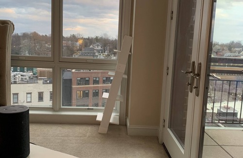 Saratoga Springs Condo | Gorgeous Modern but Cozy -2B2B Condo -Broadway Downtown Saratoga!