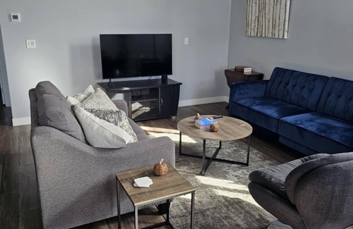 Grand Island Apartment | Gorgeous Modern 1500 sq ft 3 bedroom/2 bath Downtown Apartment