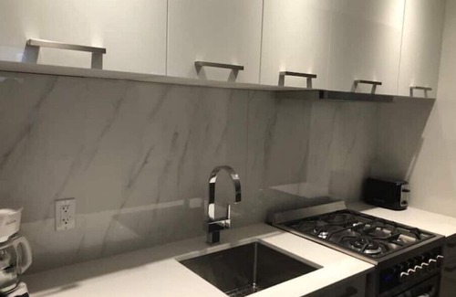 Earlscourt Apartment | Gorgeous Modern Apartment in Downtown Toronto!n