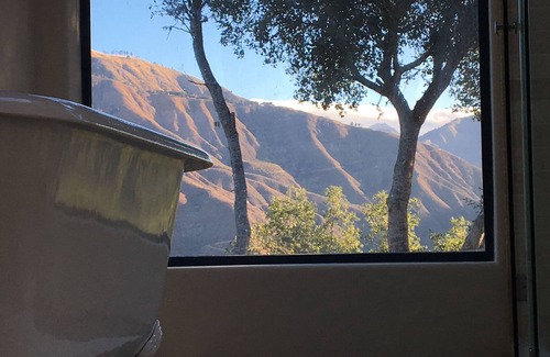 Big Sur House | Gorgeous modern home with ocean and mountain views in the heart of Big Sur