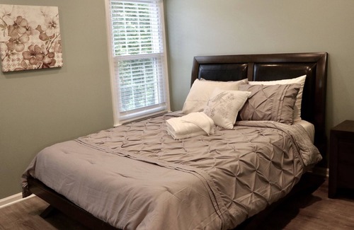 Southwest Raleigh House | ★Gorgeous & Modern NCSU&DT Home w/basement
