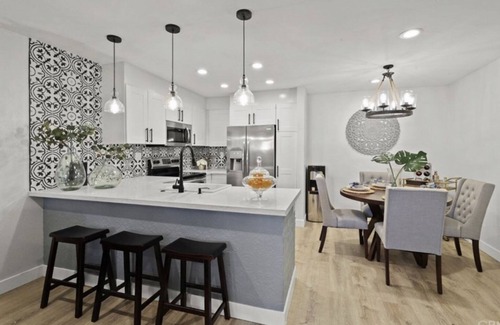 Fullerton Condo | Gorgeous Modern Spanish Condo In Amazing Location Near Disney and La