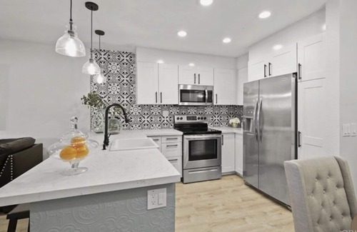 Fullerton Condo | Gorgeous Modern Spanish Condo In Amazing Location Near Disney and La
