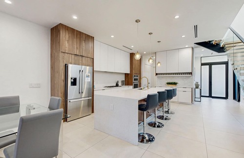 Downtown Fort Lauderdale House | Gorgeous modern townhome near beach with pool, patio, & W/D - dog-friendly