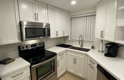 Paradise Valley Village Condo | Gorgeous Modern Condo in Prime Paradise Valley/Central Scottsdale Locale