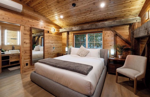 Revelstoke Cabin | Gorgeous Mountain Getaway Cabin