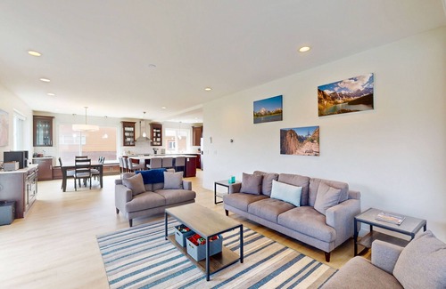 Tabernash House | Gorgeous mountain home with deck, pool table, fast WiFi & fireplace - near town