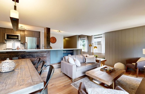 Sun Valley Condo | Gorgeous mountain retreat with pool, hot tub, games, & golf - walk-to-lifts