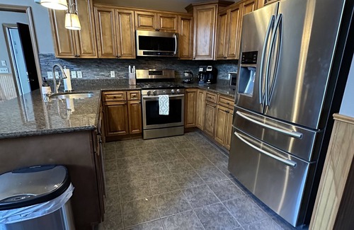 Lake George House | GORGEOUS MOUNTAIN TOP HOUSE IN LAKE GEORGE W/HOT TUB & BOAT DOCK NEARBY