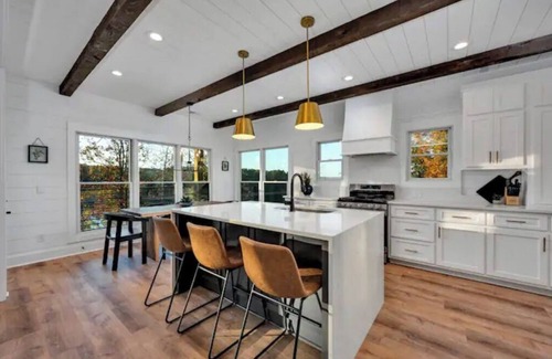 Crane Hill House | ~Gorgeous New Home~Smith Lake~Waterfront!4BR!Private Dock! Winter Specials!