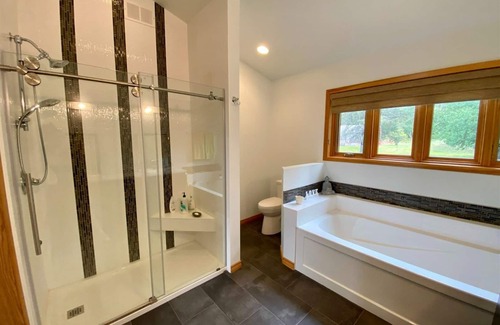 Northern Ontario Cabin | Gorgeous new waterfront lakehouse in the shield country of Northwest Ontario!