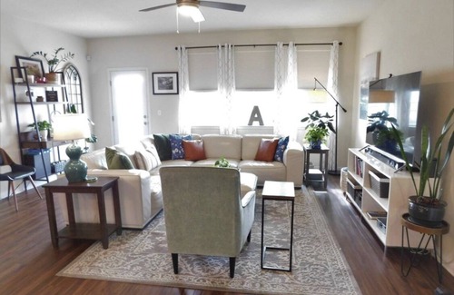 Manor House | Gorgeous Newer Home Tesla Close 6 Beds Crew Welcome