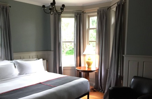 West Camp House | Gorgeous Newly Renovated Victorian