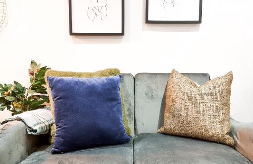 Uplands Apartment | Gorgeous Newly Renovated 2 Double Bed Flat