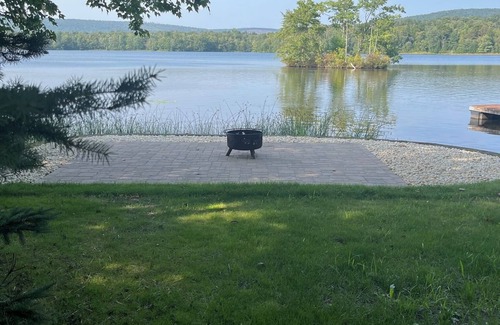 Drums Cabin | Gorgeous, newly renovated 5-bedroom LAKEFRONT Lodge!