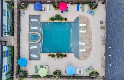 North Houston Apartment | Gorgeous Oasis Boho Getaway