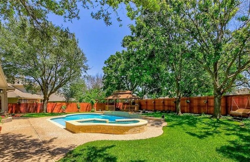 Cat Hollow House | Gorgeous oasis with a private pool and spa