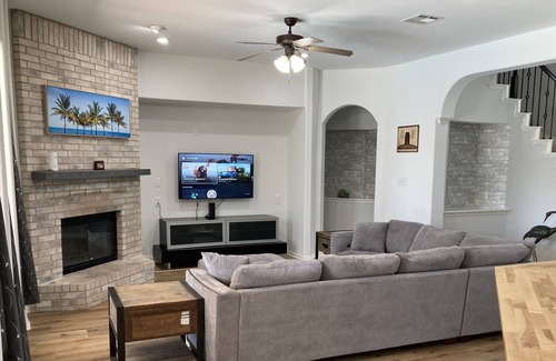 Cat Hollow House | Gorgeous oasis with a private pool and spa