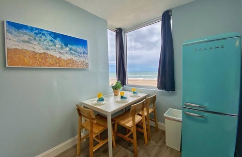 Bostwick Park Apartment | Gorgeous Ocean Front Spacious Studio in Daytona - Up 6 Guests!