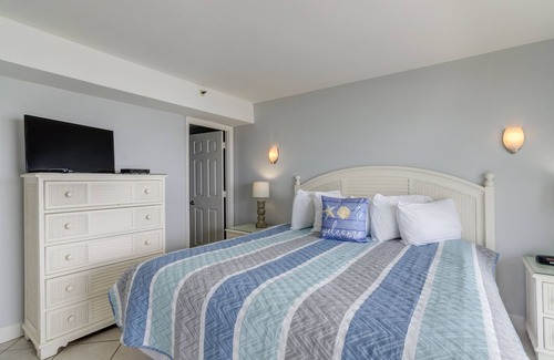 Myrtle Beach Resort | Gorgeous Ocean Front Suite + Onsite Pool