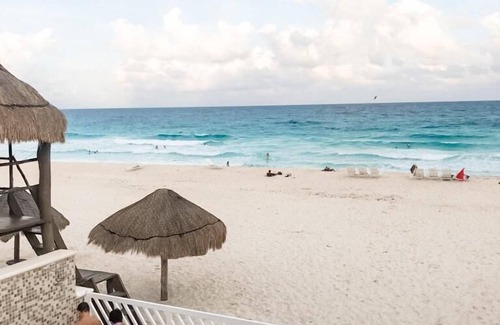 Zona Hotelera Apartment | GORGEOUS OCEAN VIEW 1BDR CONDO