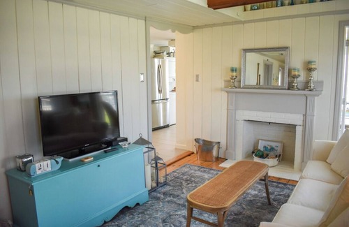 West Dennis House | Gorgeous Oceanfront home sleeping 5