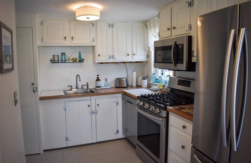 West Dennis House | Gorgeous Oceanfront home sleeping 5