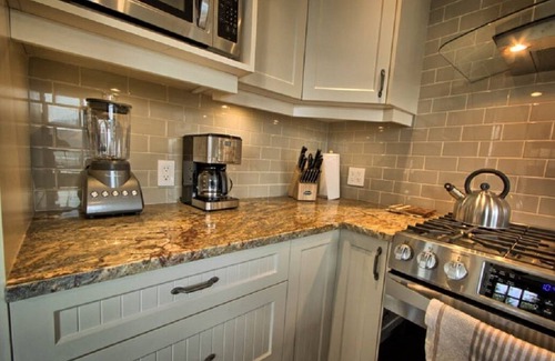 Port Renfrew Cottage | Gorgeous Oceanview Cottage - 3 Bedroom