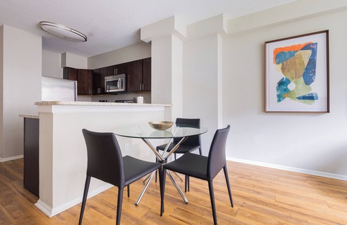 White Plains Apartment | Gorgeous One Bedroom - 5-min Walk from Metro-North