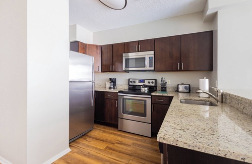 White Plains Apartment | Gorgeous One Bedroom - 5-min Walk from Metro-North