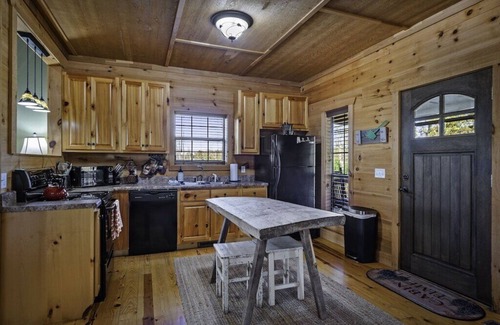 Valley Head Cabin | Gorgeous panoramic mountain views from the hot tub!