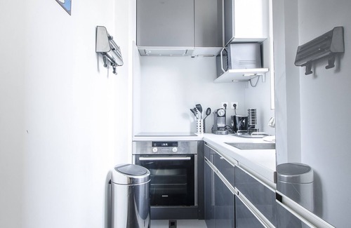 Porte-Dauphine Apartment | Gorgeous Paris Eiffel Tower