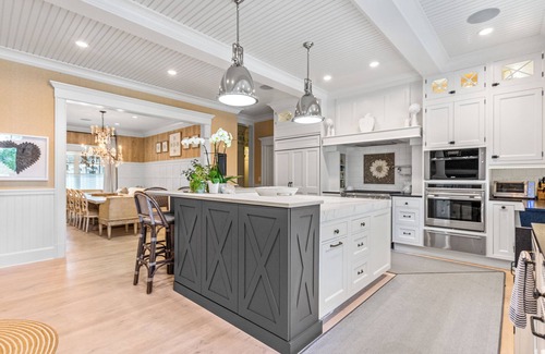 Readville House | Gorgeous, Peaceful Sanctuary on lake minutes from Boston & all local colleges.